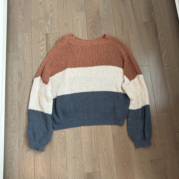 Color Block Sweater - Picture 3 of 4